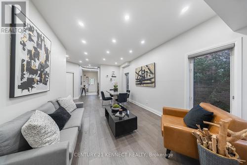656 Kaiser Drive, Mississauga, ON - Indoor