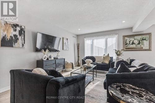 93 Benjamin Parkway, St. Thomas, ON - Indoor Photo Showing Living Room