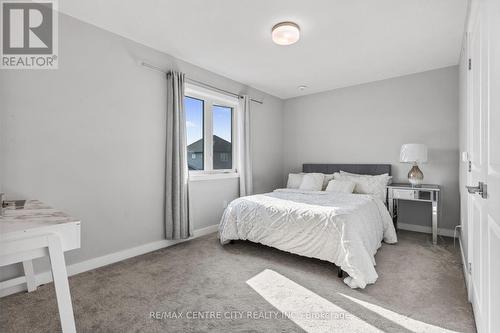 93 Benjamin Parkway, St. Thomas, ON - Indoor Photo Showing Bedroom