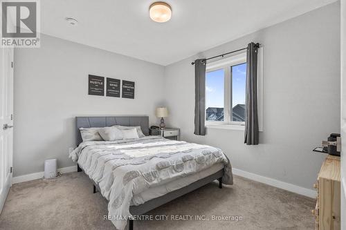 93 Benjamin Parkway, St. Thomas, ON - Indoor Photo Showing Bedroom