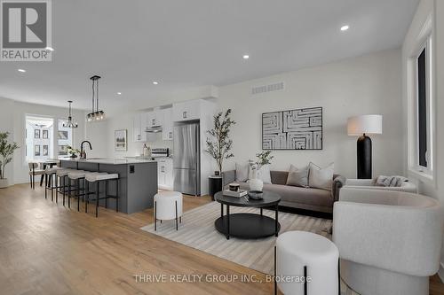 66 - 1595 Capri Crescent, London North (North S), ON - Indoor Photo Showing Living Room