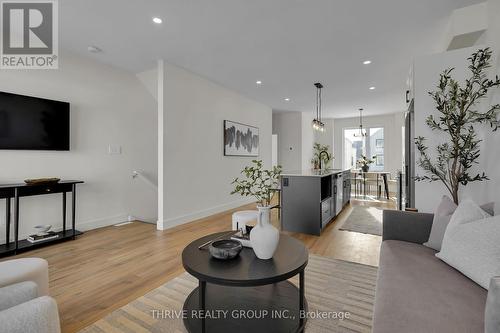 66 - 1595 Capri Crescent, London North (North S), ON - Indoor Photo Showing Living Room