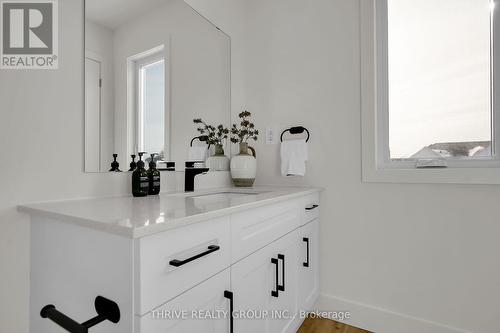 66 - 1595 Capri Crescent, London North (North S), ON - Indoor