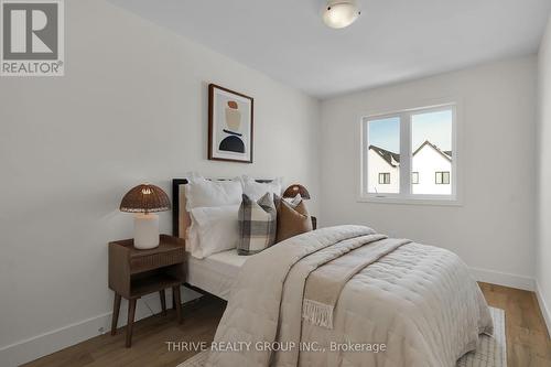 66 - 1595 Capri Crescent, London North (North S), ON - Indoor Photo Showing Bedroom