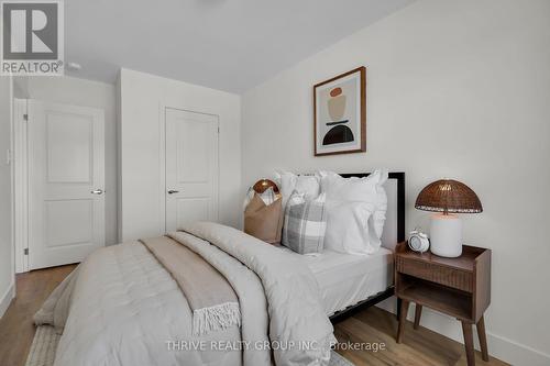 66 - 1595 Capri Crescent, London North (North S), ON - Indoor Photo Showing Bedroom