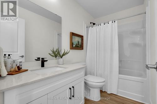 66 - 1595 Capri Crescent, London North (North S), ON - Indoor Photo Showing Bathroom