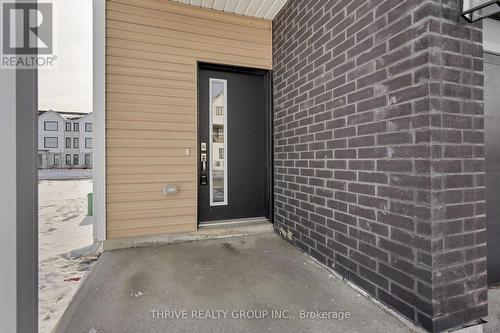 66 - 1595 Capri Crescent, London North (North S), ON - Outdoor With Exterior