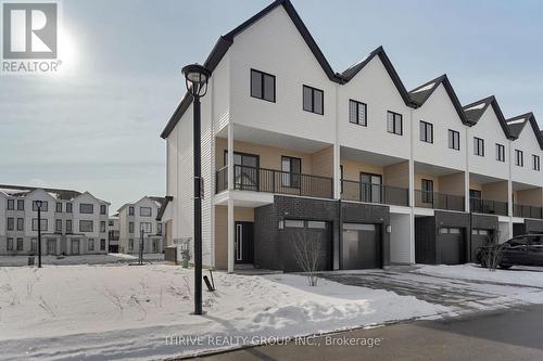 66 - 1595 Capri Crescent, London North (North S), ON - Outdoor With Facade