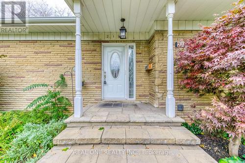 2181 Courtland Drive, Burlington, ON - Outdoor