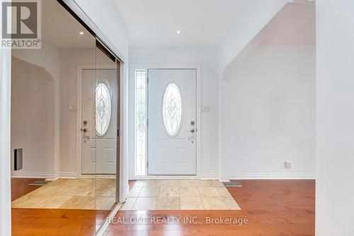 2181 Courtland Drive, Burlington, ON - Indoor Photo Showing Other Room