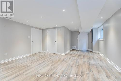 2181 Courtland Drive, Burlington, ON - Indoor Photo Showing Other Room