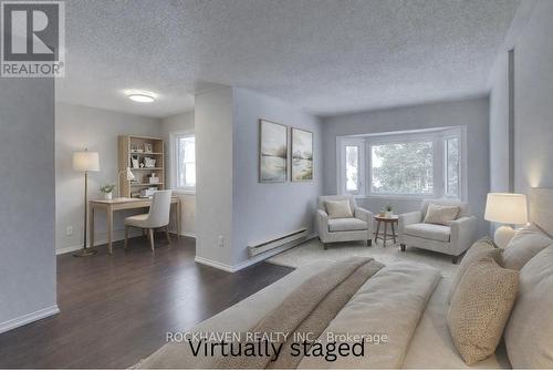 62 - 2350 Grand Ravine Drive, Oakville, ON - Indoor Photo Showing Living Room