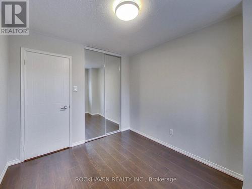 Large mirror closet door - 62 - 2350 Grand Ravine Drive, Oakville, ON - Indoor Photo Showing Other Room