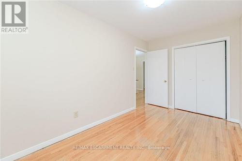 5479 Schueller Crescent, Burlington, ON - Indoor Photo Showing Other Room