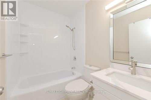 5479 Schueller Crescent, Burlington, ON - Indoor Photo Showing Bathroom