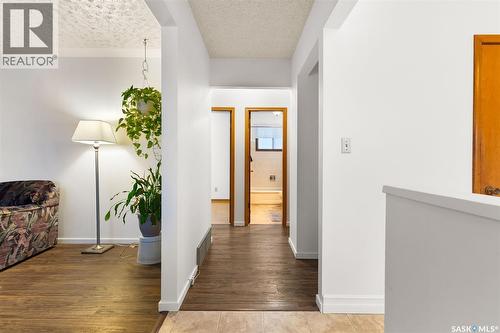 1020 9Th Avenue E, Regina, SK - Indoor Photo Showing Other Room