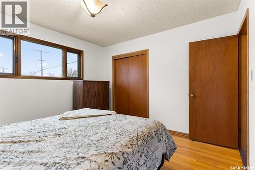 1020 9Th Avenue E, Regina, SK - Indoor Photo Showing Bedroom