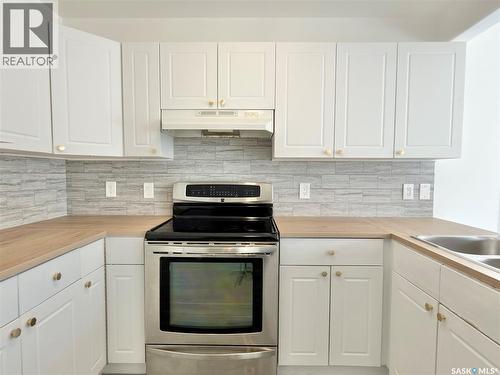 538 Carter Way, Saskatoon, SK - Indoor Photo Showing Kitchen