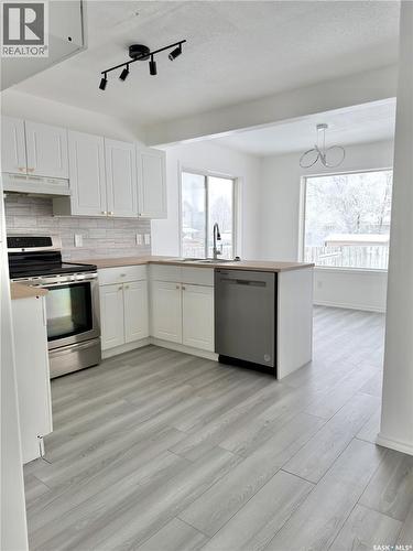 538 Carter Way, Saskatoon, SK - Indoor Photo Showing Kitchen