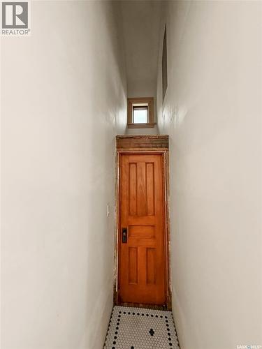 735 Sidney Street E, Swift Current, SK - Indoor Photo Showing Other Room