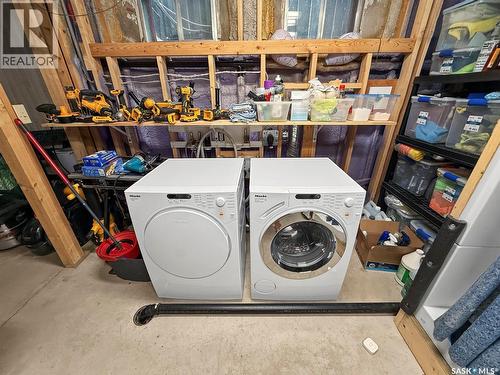 735 Sidney Street E, Swift Current, SK - Indoor Photo Showing Laundry Room