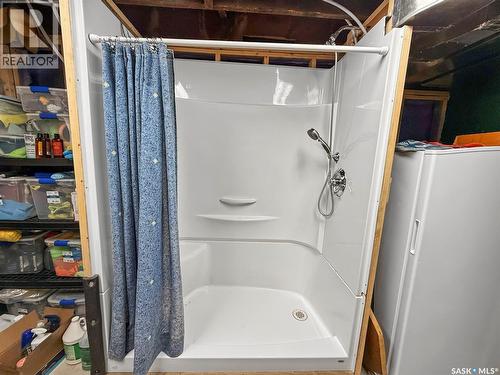 735 Sidney Street E, Swift Current, SK - Indoor Photo Showing Bathroom