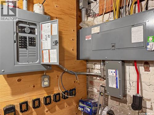 735 Sidney Street E, Swift Current, SK - Indoor