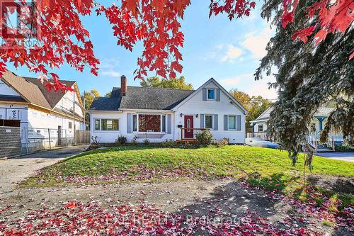 17 EASTWOOD AVENUE N  Oshawa (Samac), ON L1G 3Y5