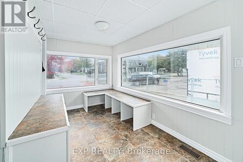 17 Eastwood Avenue N, Oshawa (Samac), ON - Indoor Photo Showing Other Room