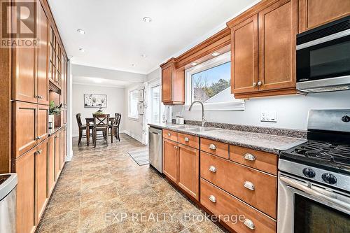 17 Eastwood Avenue N, Oshawa (Samac), ON - Indoor Photo Showing Kitchen With Double Sink