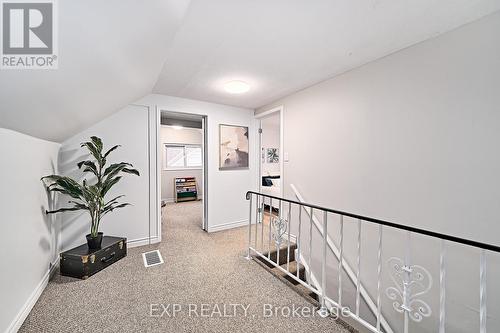17 Eastwood Avenue N, Oshawa (Samac), ON - Indoor Photo Showing Other Room