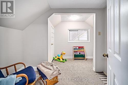 17 Eastwood Avenue N, Oshawa (Samac), ON - Indoor