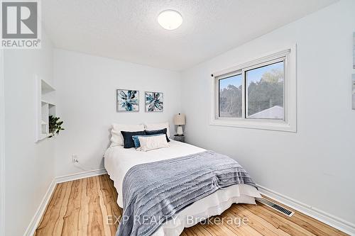 17 Eastwood Avenue N, Oshawa (Samac), ON - Indoor Photo Showing Bedroom