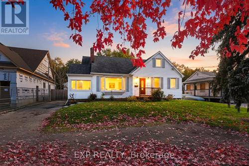 17 Eastwood Avenue N, Oshawa (Samac), ON - Outdoor With Deck Patio Veranda