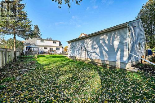 17 Eastwood Avenue N, Oshawa (Samac), ON - Outdoor