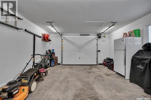1814 Richardson Road, Saskatoon, SK - Indoor Photo Showing Garage