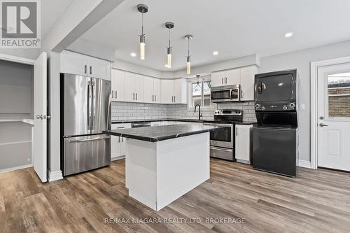 26 Colonial Street, Welland (N. Welland), ON - Indoor Photo Showing Kitchen With Stainless Steel Kitchen With Upgraded Kitchen