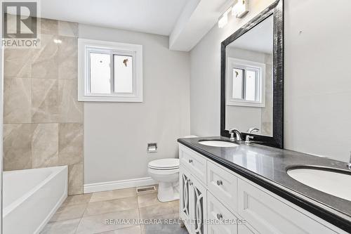 26 Colonial Street, Welland (N. Welland), ON - Indoor Photo Showing Bathroom