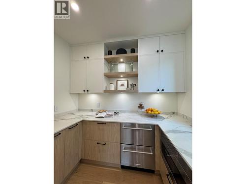 Pantry - 5533 Foothill Court, Kelowna, BC - Indoor Photo Showing Kitchen