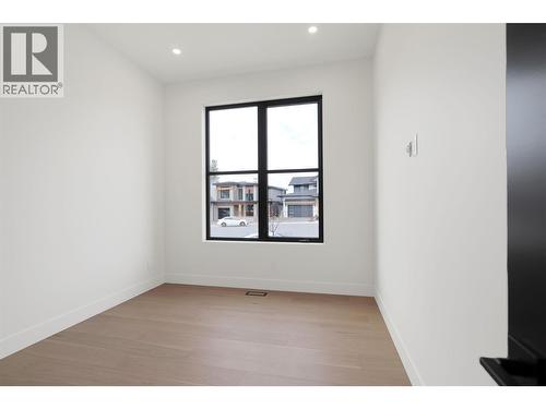 Office / Bedroom on main - 5533 Foothill Court, Kelowna, BC - Indoor Photo Showing Other Room