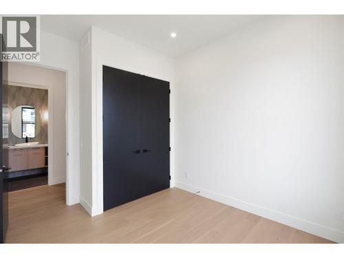 Office or Bedroom on main with a large closet - 5533 Foothill Court, Kelowna, BC - Indoor Photo Showing Other Room