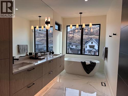 Beautifully designed five-piece master ensuite - 5533 Foothill Court, Kelowna, BC - Indoor