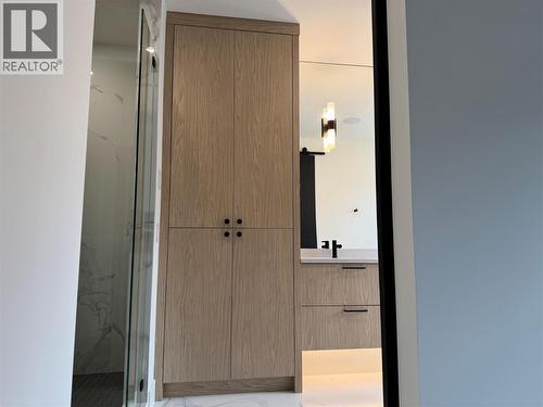 5533 Foothill Court, Kelowna, BC - Indoor