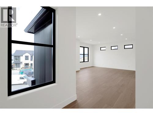 Spacious bonus room  / family room upper floor - 5533 Foothill Court, Kelowna, BC - Indoor Photo Showing Other Room