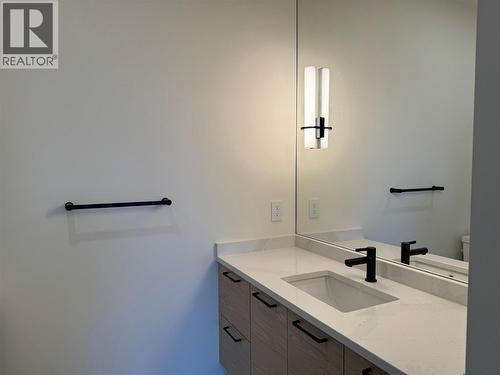 Ensuite for Bedroom 2 - 5533 Foothill Court, Kelowna, BC - Indoor Photo Showing Bathroom