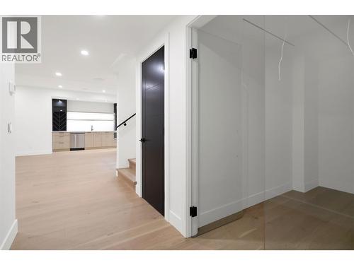 5533 Foothill Court, Kelowna, BC - Indoor Photo Showing Other Room