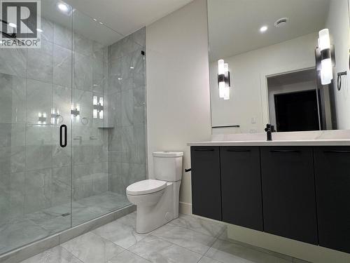 Full Bathroom in the basement - 5533 Foothill Court, Kelowna, BC - Indoor Photo Showing Bathroom