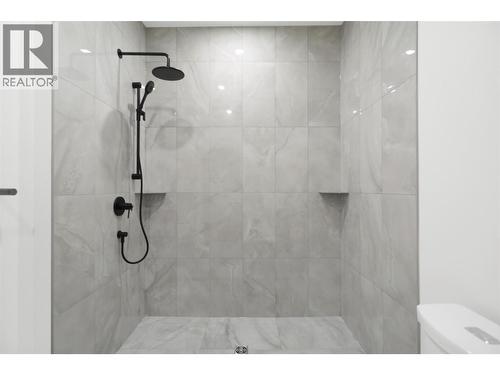 Full bathroom in the basement - 5533 Foothill Court, Kelowna, BC - Indoor Photo Showing Bathroom