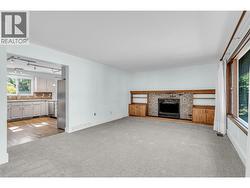 Brand new carpet throughout, never lived on! - 