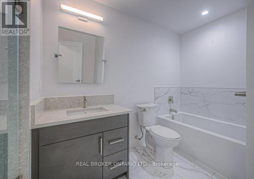 705 - 500 Brock Avenue, Burlington (Brant), ON - Indoor Photo Showing Bathroom